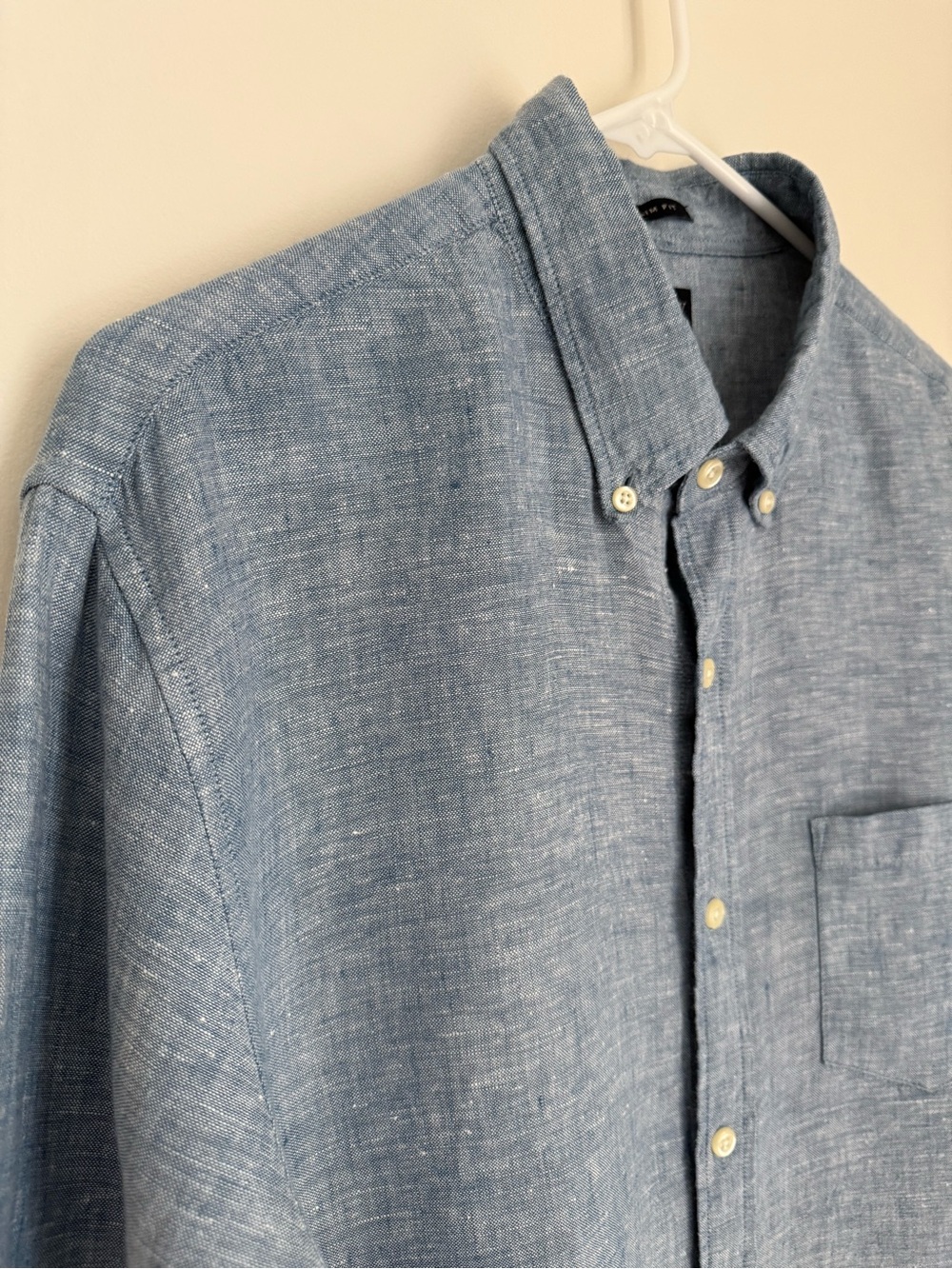 Men’s Light Blue Slim Fit J. Crew Chambray Button-Down Shirt - Picture 3 of 8